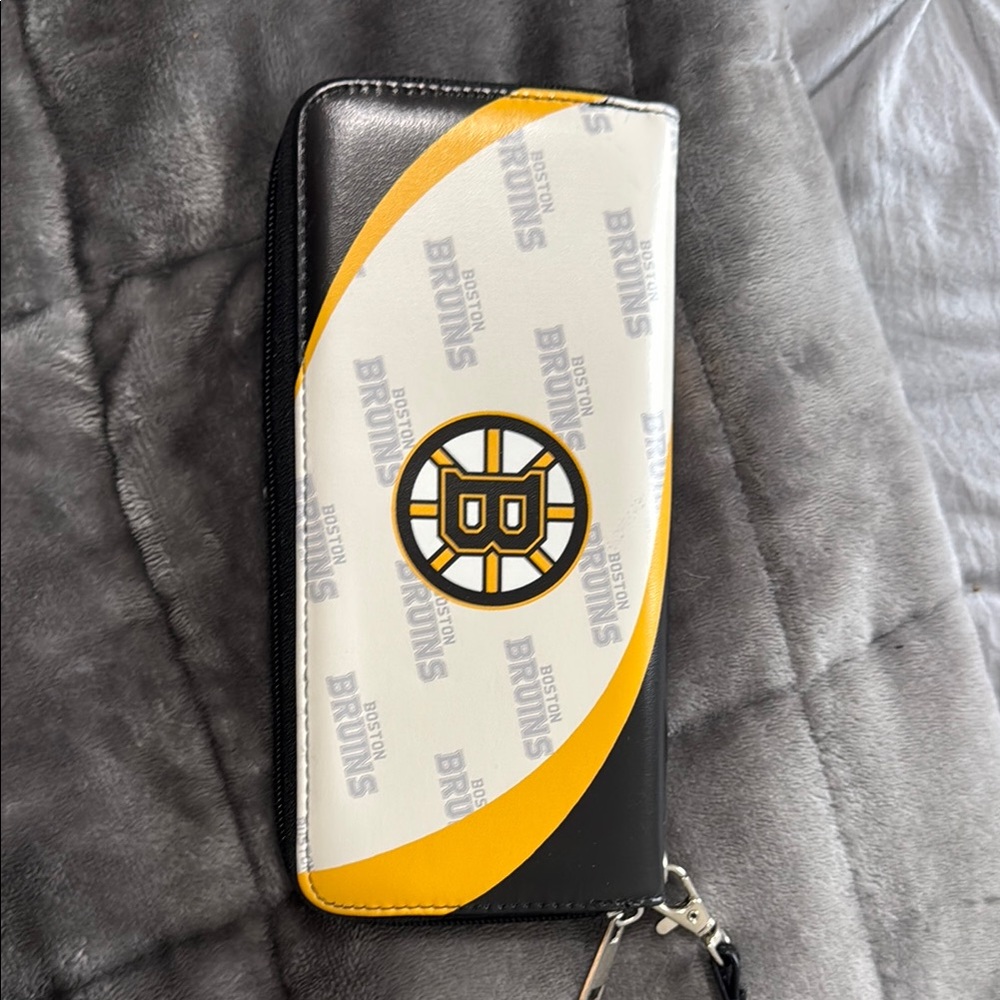 Black and Yellow Clutch Wristlet
